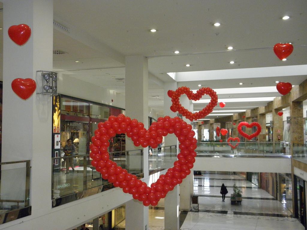 Centros comerciales facturarán más de S/1.400 millones en febrero por San Valentín