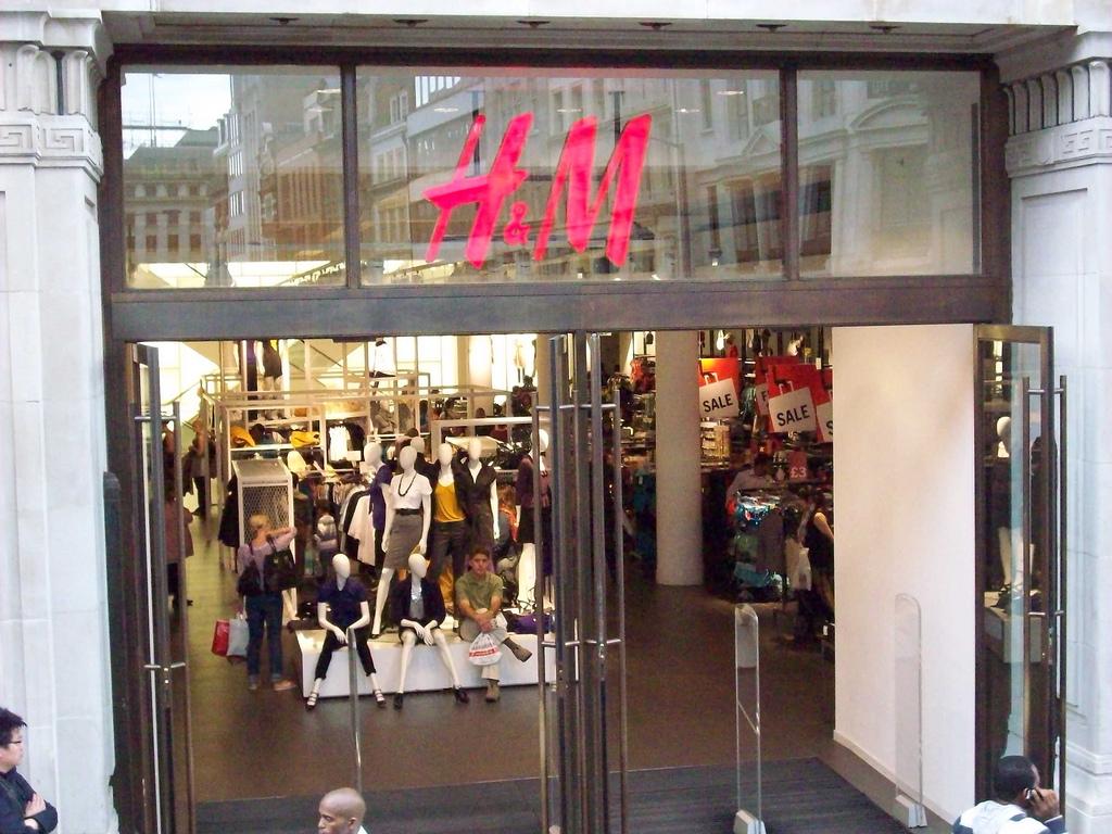 H&M: “El online es rentable, pero estamos estudiando los límites de las entregas gratis”
