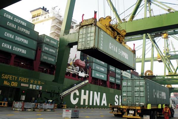 China reduce 13.400 millones de dólares en costos de logística en 2017