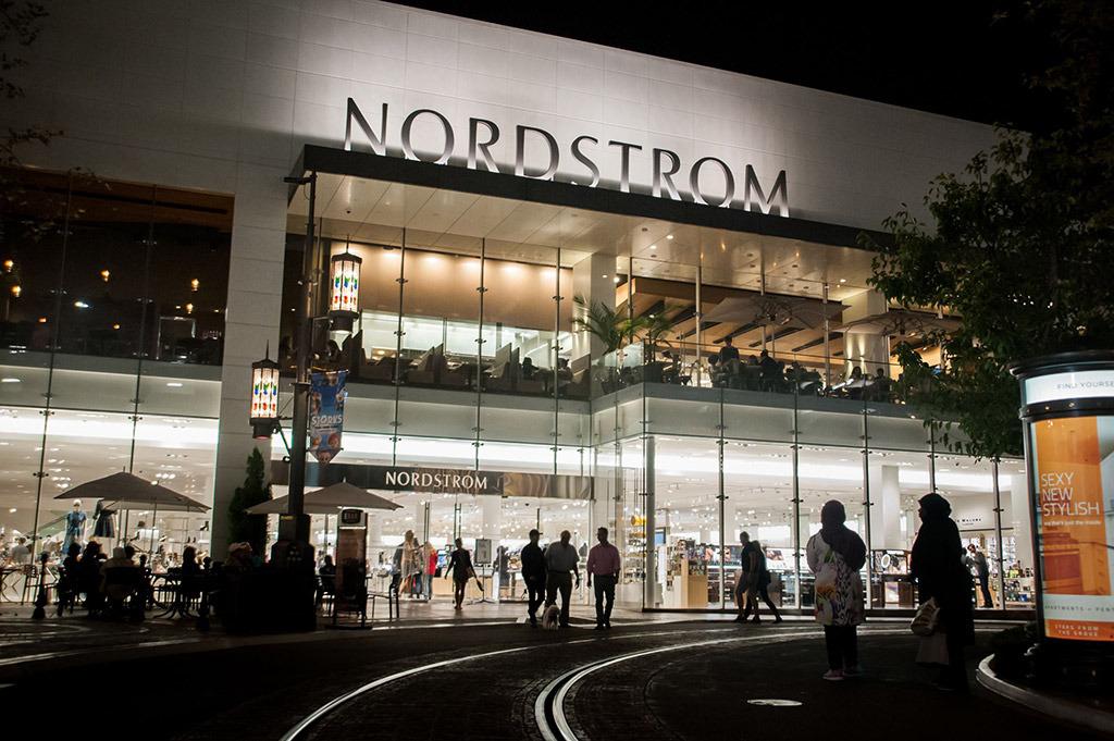 Nordstrom compra 2 startups digitales de retail