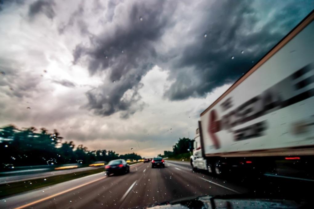 ¿Puede la tecnología ayudar a enfrentar las lluvias en la logística?